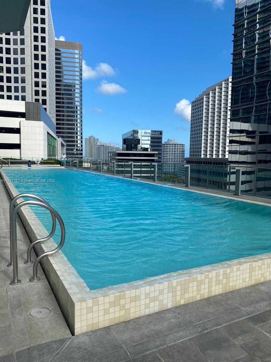 Small Image of 68 SOUTH EAST 6TH ST #3204, Miami Number 6