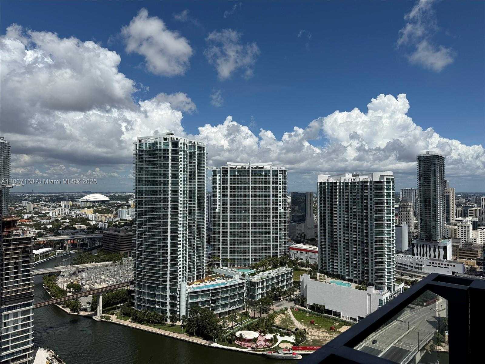 Small Image of 68 SOUTH EAST 6TH ST #3204, Miami Number 7