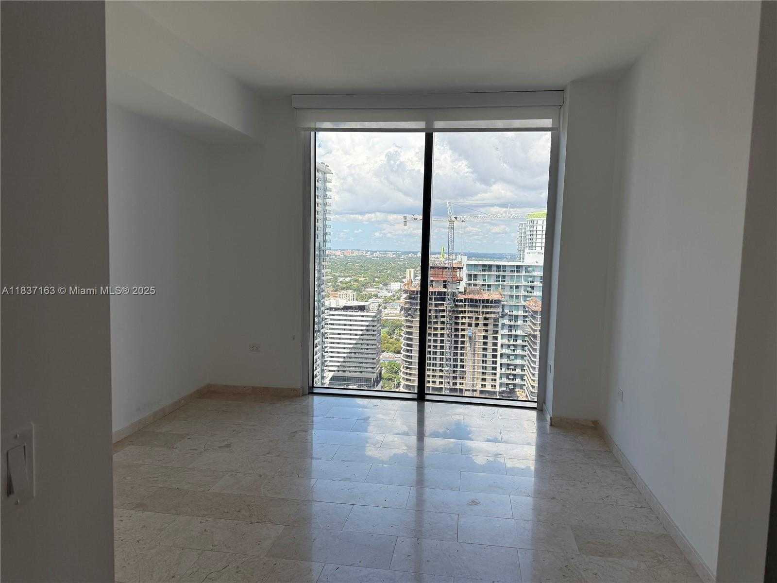 Small Image of 68 SOUTH EAST 6TH ST #3204, Miami Number 8