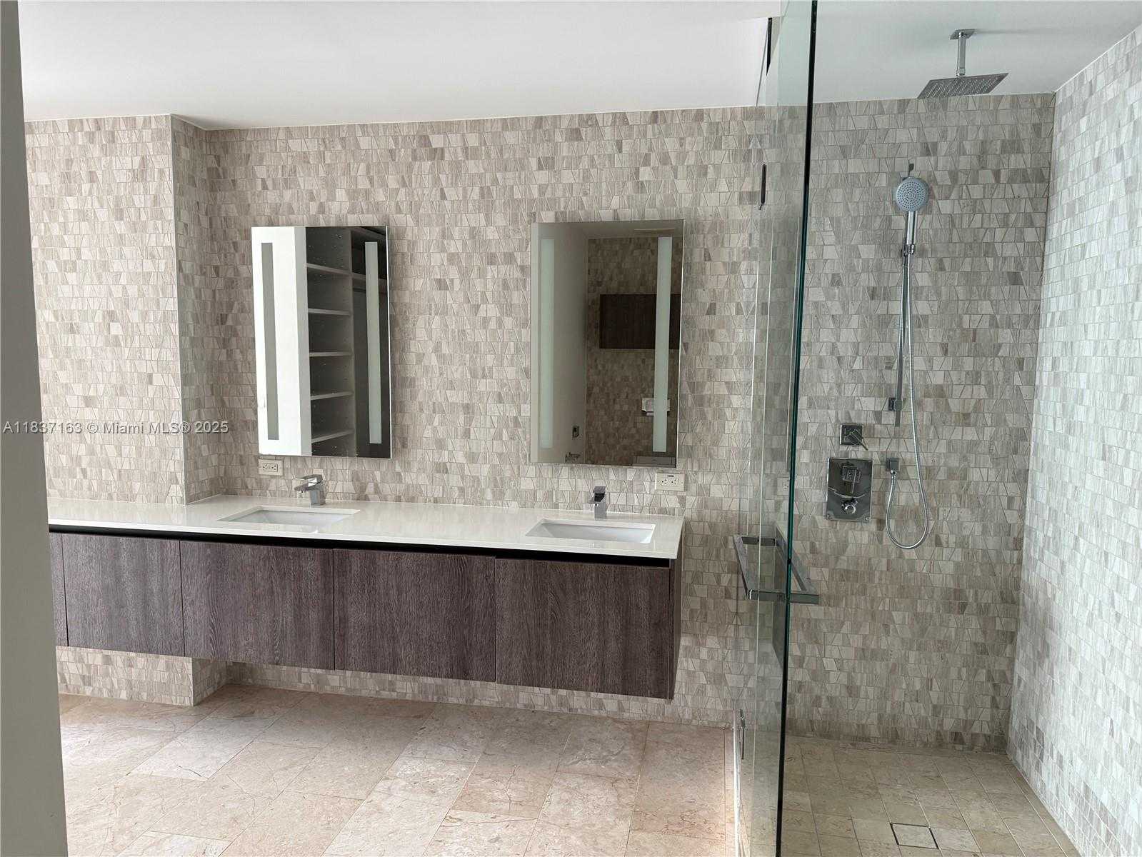 Small Image of 68 SOUTH EAST 6TH ST #3204, Miami Number 9