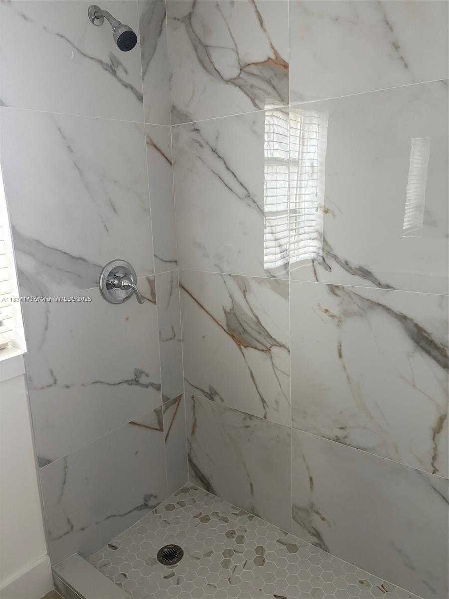 Small Image of 249 EAST 3RD, Hialeah Number 7