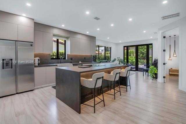 Small Image of 1543 BIRD RD, Coral Gables Number 14
