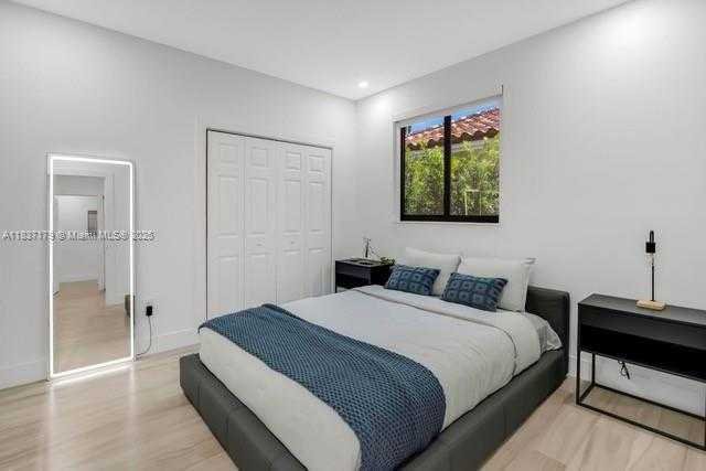 Small Image of 1543 BIRD RD, Coral Gables Number 15