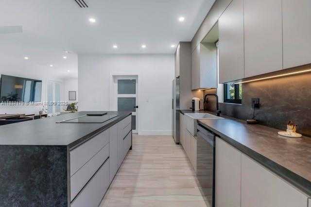 Small Image of 1543 BIRD RD, Coral Gables Number 16
