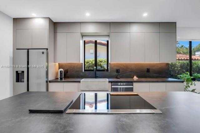 Small Image of 1543 BIRD RD, Coral Gables Number 18