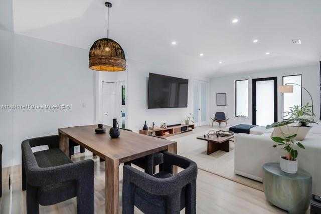 Small Image of 1543 BIRD RD, Coral Gables Number 19