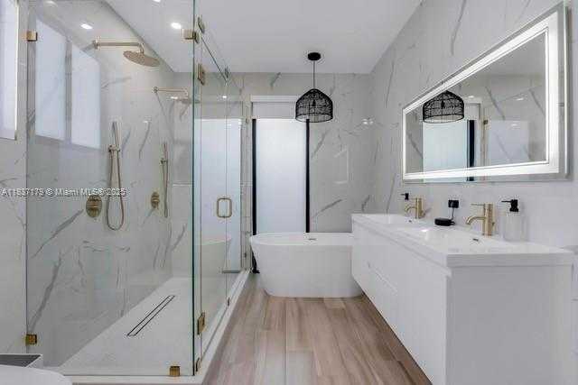 Small Image of 1543 BIRD RD, Coral Gables Number 24