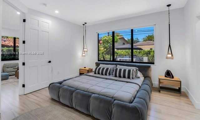 Small Image of 1543 BIRD RD, Coral Gables Number 26
