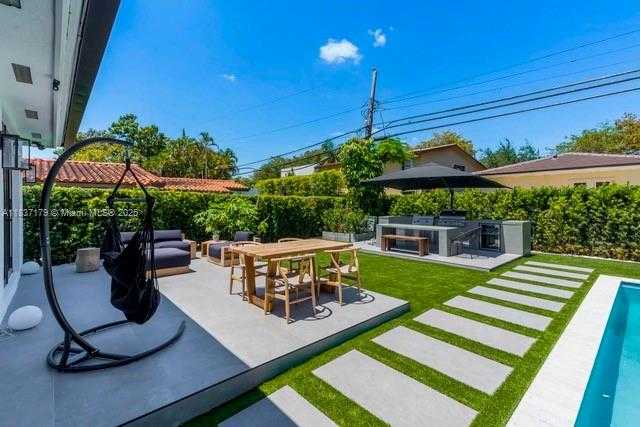 Small Image of 1543 BIRD RD, Coral Gables Number 30
