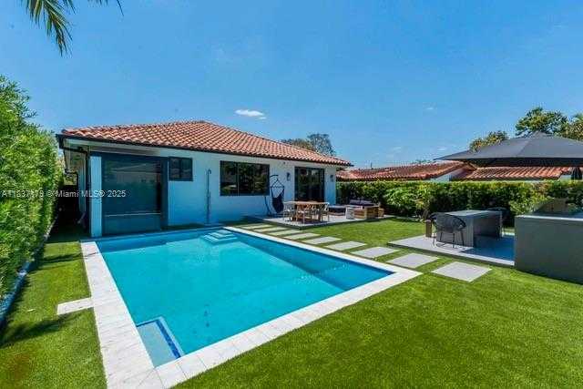 Small Image of 1543 BIRD RD, Coral Gables Number 35