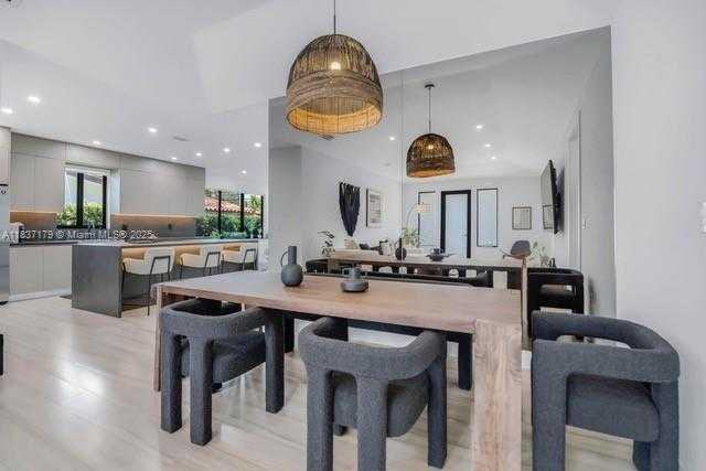 Small Image of 1543 BIRD RD, Coral Gables Number 9