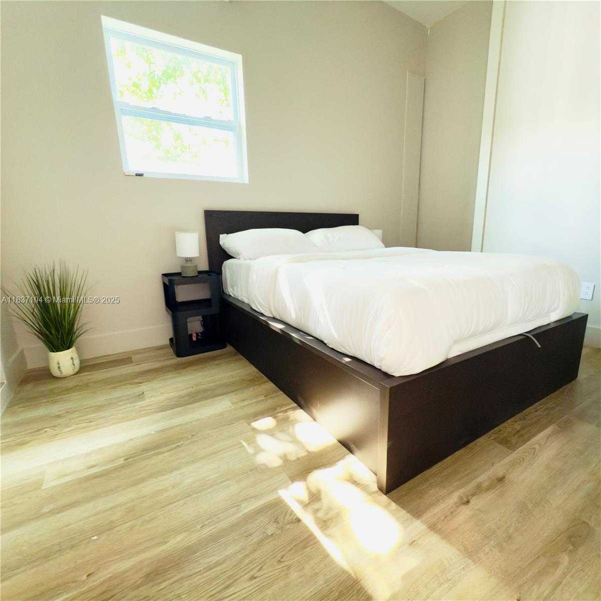Small Image of 220 NORTH WEST 126TH ST #B, North Miami Number 9