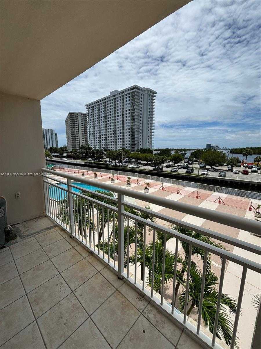Small Image of 400 KINGS POINT DR #309, Sunny Isles Beach Number 18