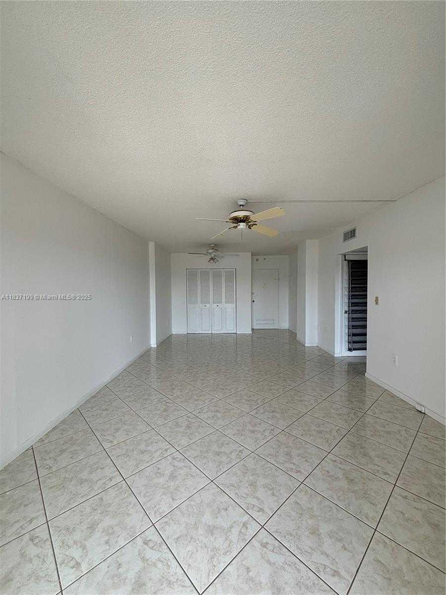 Small Image of 400 KINGS POINT DR #309, Sunny Isles Beach Number 25