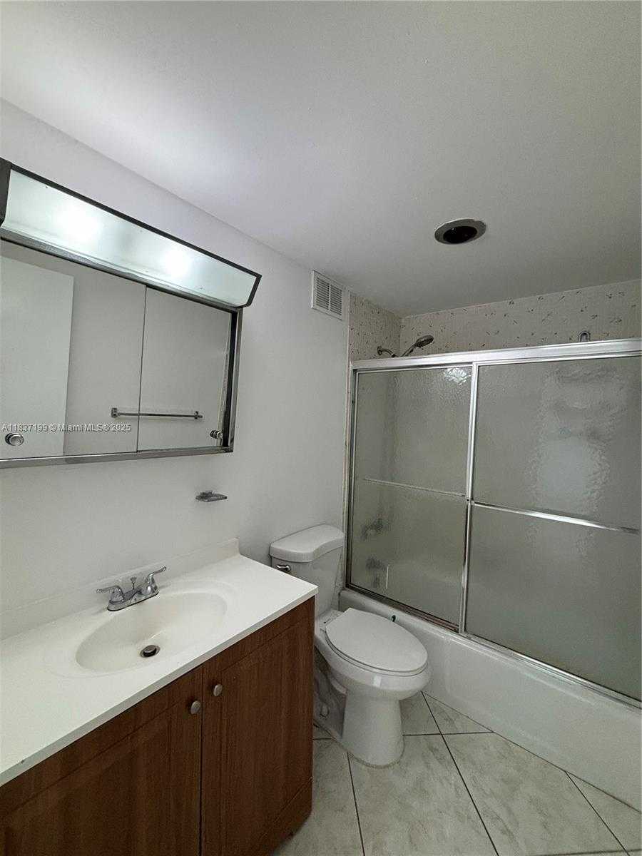 Small Image of 400 KINGS POINT DR #309, Sunny Isles Beach Number 26