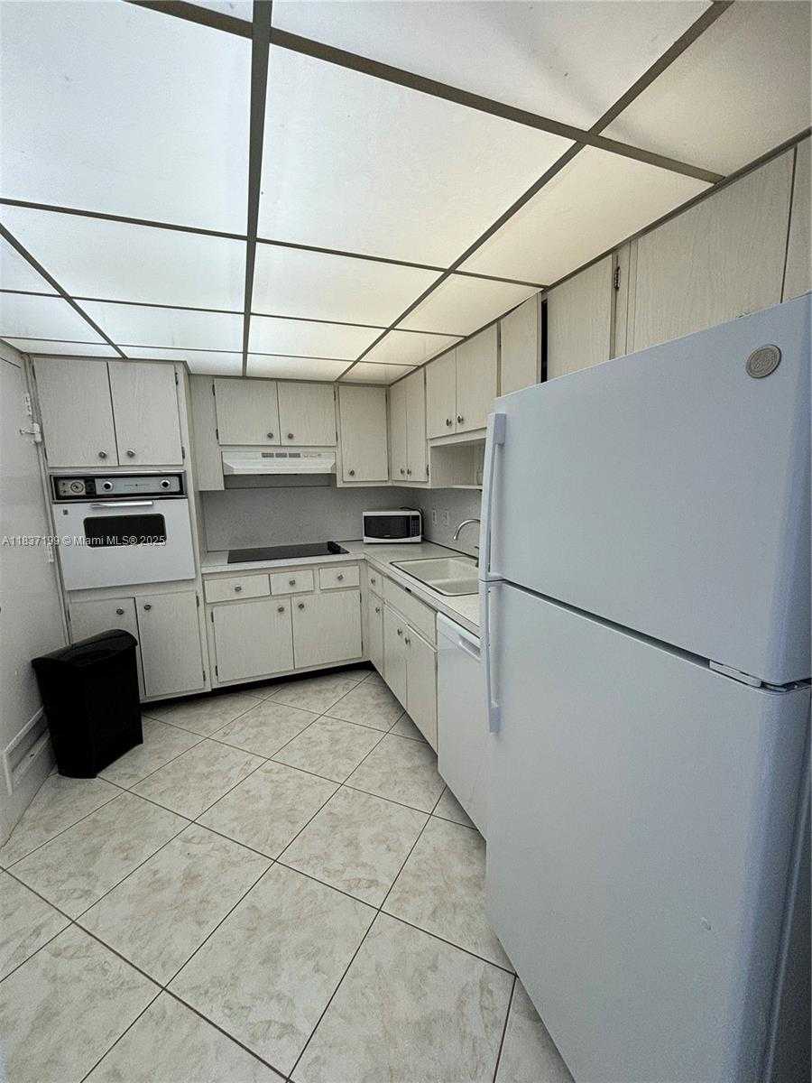 Small Image of 400 KINGS POINT DR #309, Sunny Isles Beach Number 29