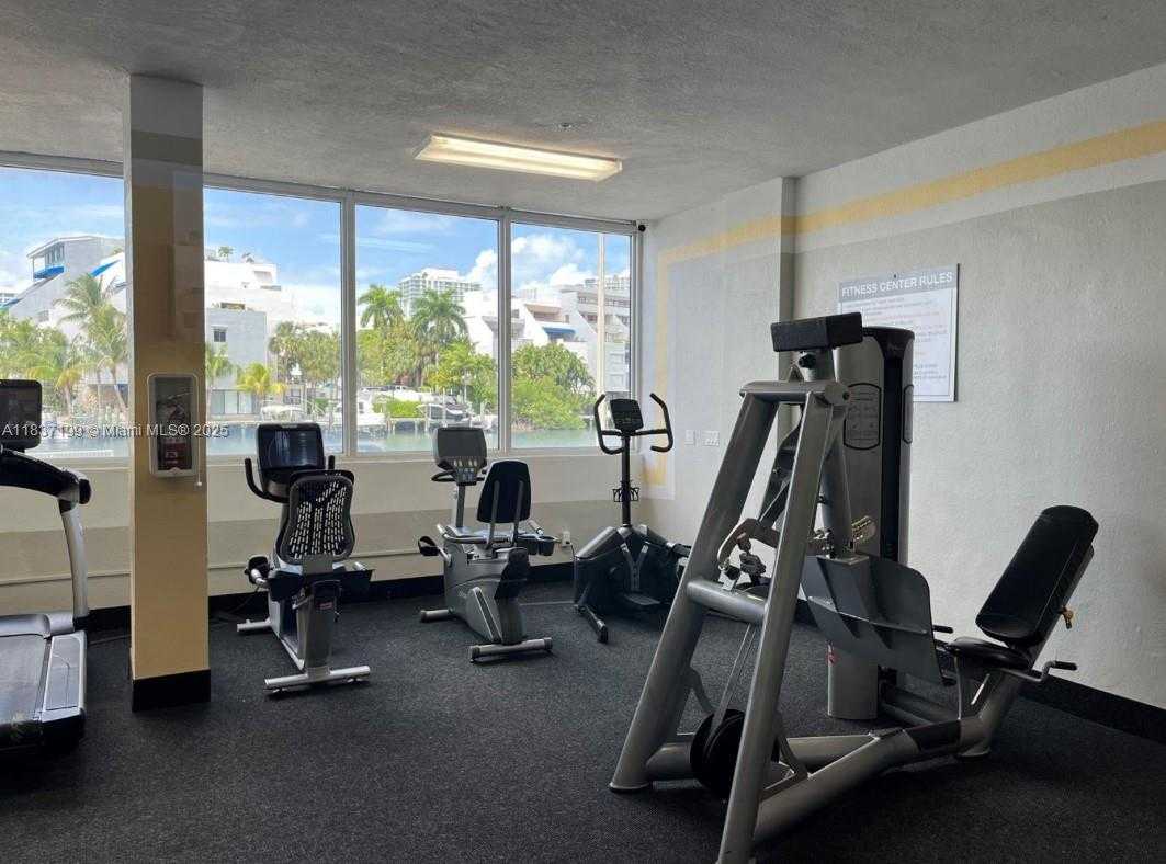 Small Image of 400 KINGS POINT DR #309, Sunny Isles Beach Number 44