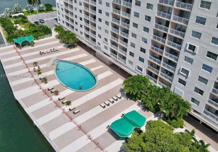 Small Image of 400 KINGS POINT DR #309, Sunny Isles Beach Number 64