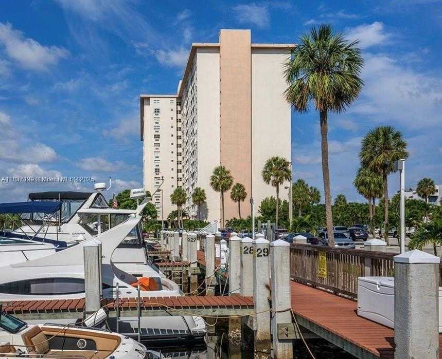 Small Image of 400 KINGS POINT DR #309, Sunny Isles Beach Number 69
