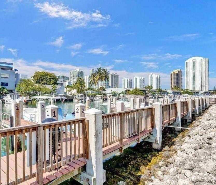 Small Image of 400 KINGS POINT DR #309, Sunny Isles Beach Number 7