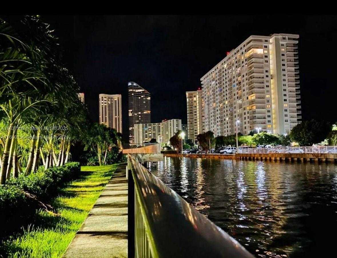 Small Image of 400 KINGS POINT DR #309, Sunny Isles Beach Number 8