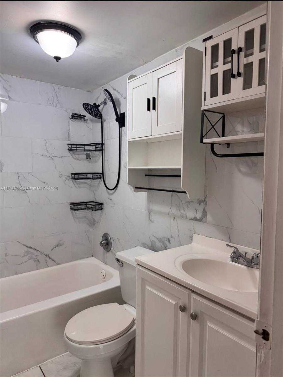 Small Image of 1230 WEST 54TH ST #207A, Hialeah Number 11