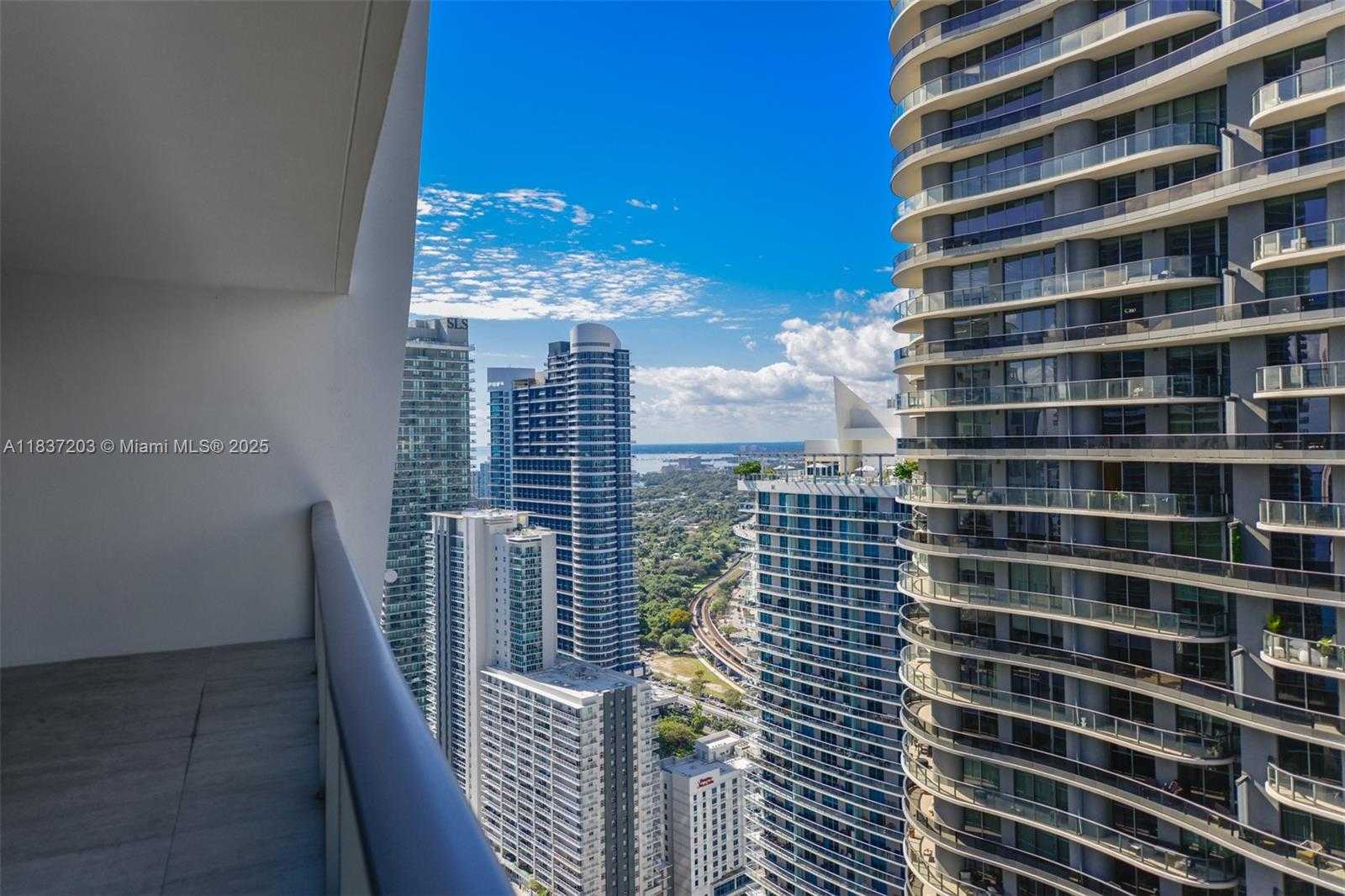 Small Image of 1010 BRICKELL AVE #4607, Miami Number 6