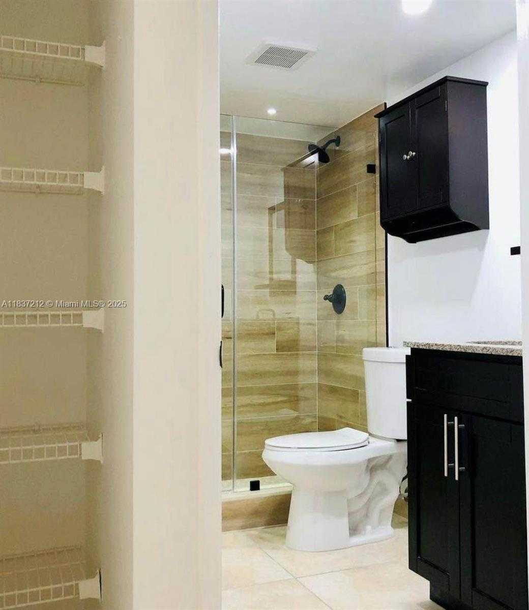 Small Image of 6155 NORTH WEST 186TH ST #212, Hialeah Number 7