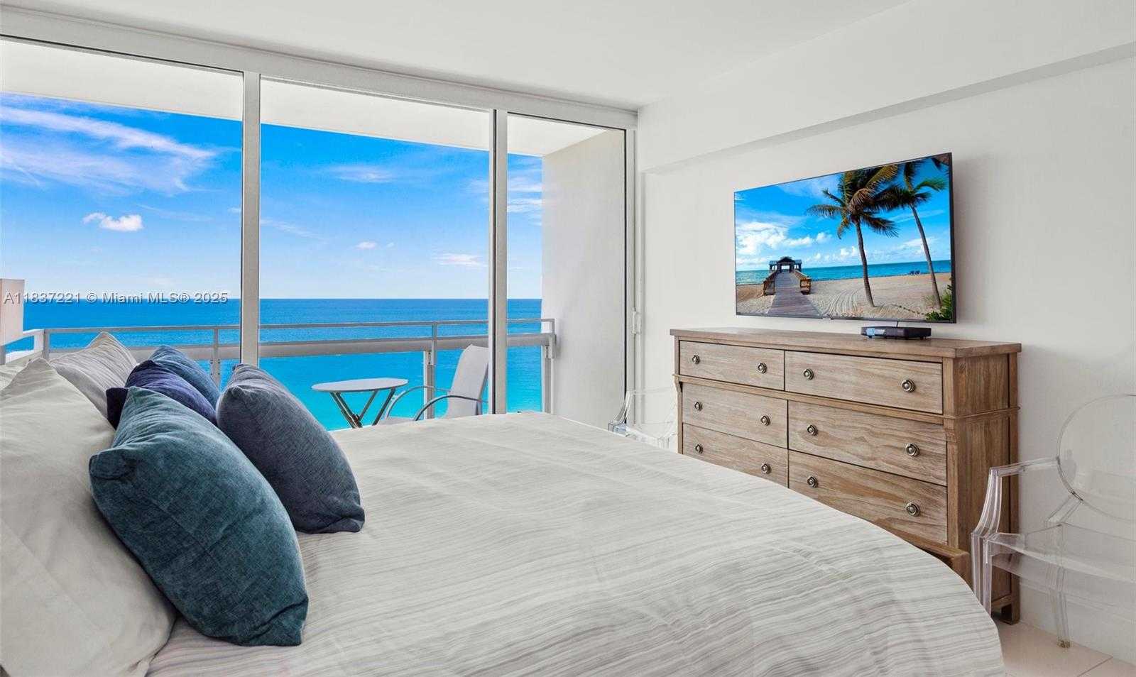 Small Image of 6801 COLLINS AVE #LPH17, Miami Beach Number 23