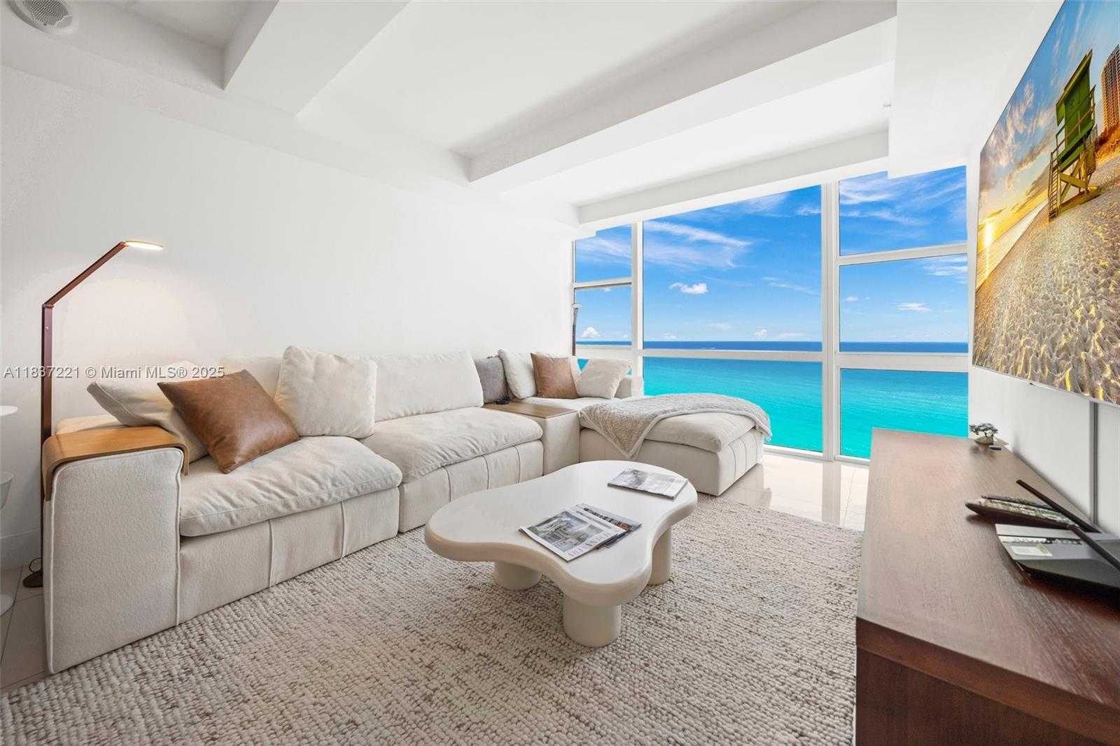 Small Image of 6801 COLLINS AVE #LPH17, Miami Beach Number 3