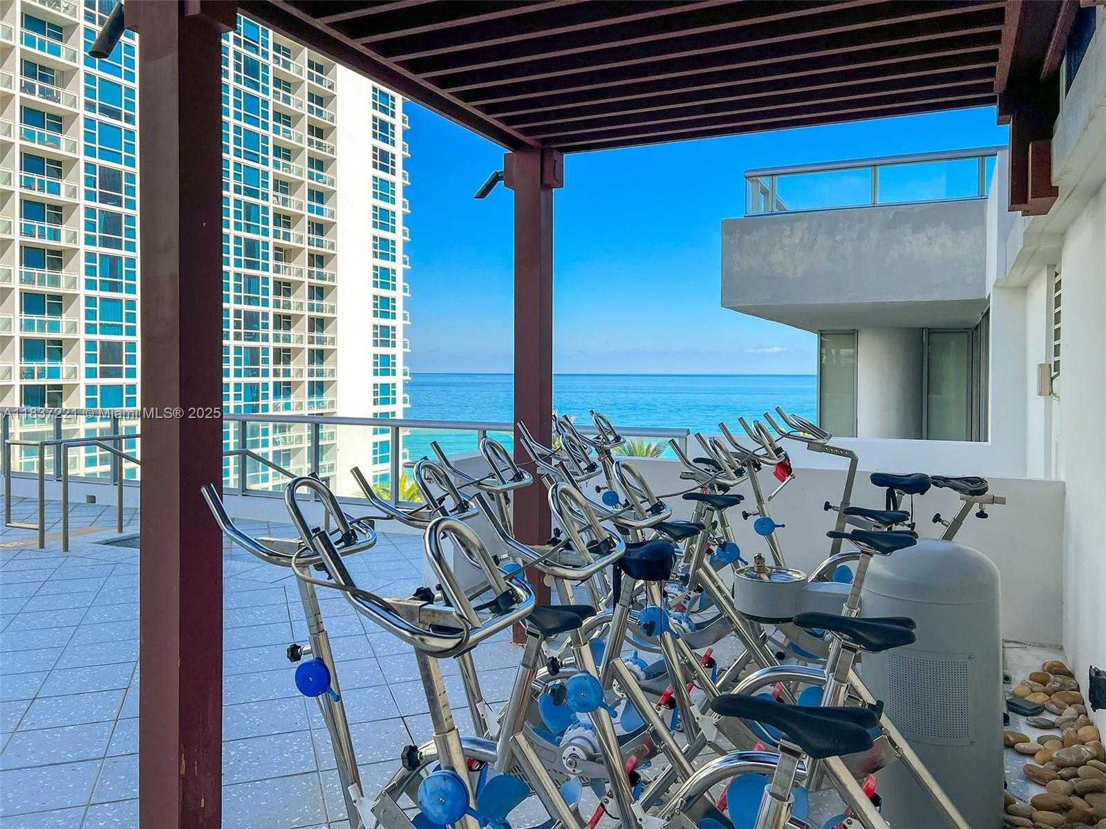 Small Image of 6801 COLLINS AVE #LPH17, Miami Beach Number 32