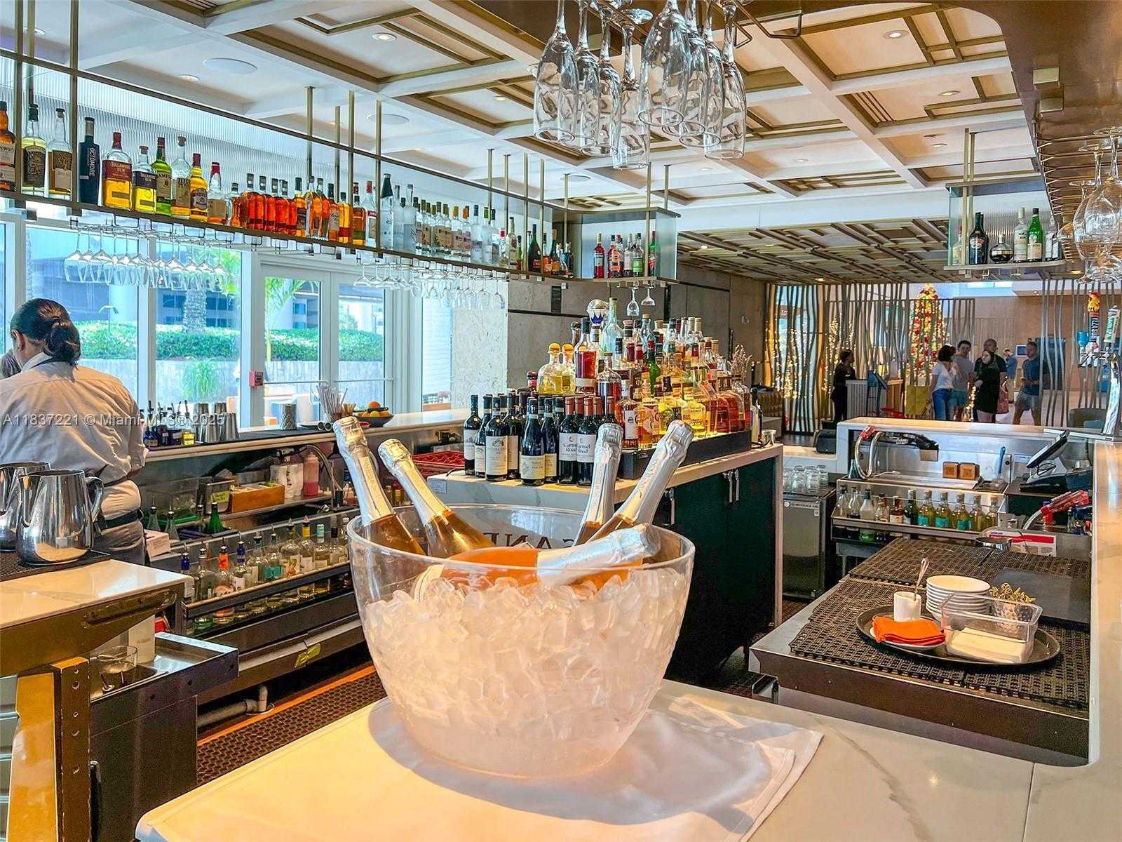 Small Image of 6801 COLLINS AVE #LPH17, Miami Beach Number 38