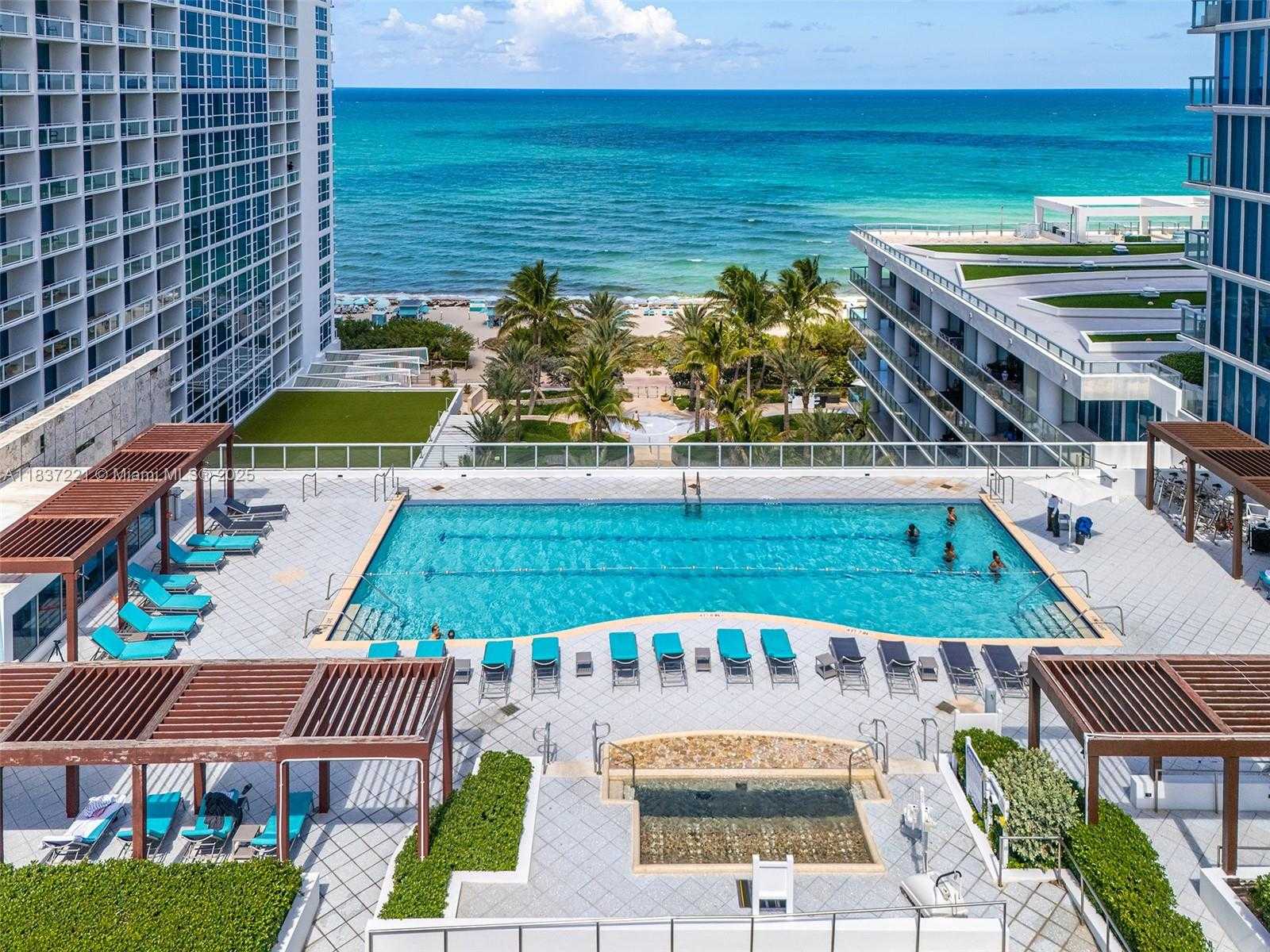 Small Image of 6801 COLLINS AVE #LPH17, Miami Beach Number 51