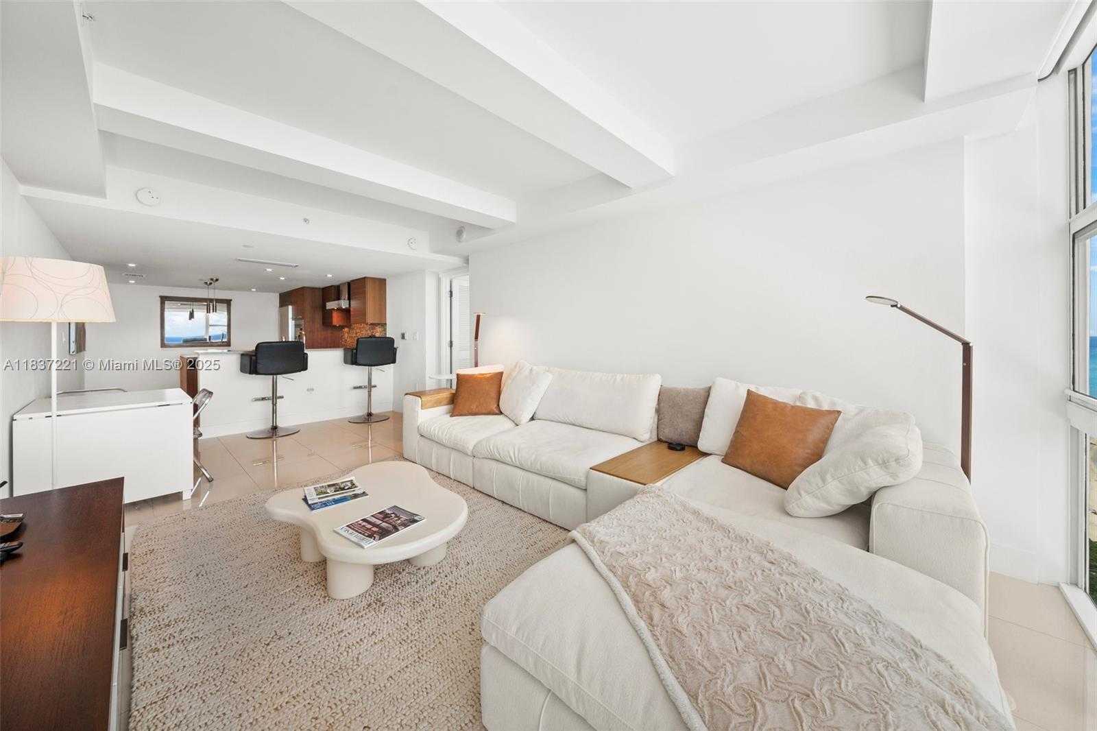 Small Image of 6801 COLLINS AVE #LPH17, Miami Beach Number 9