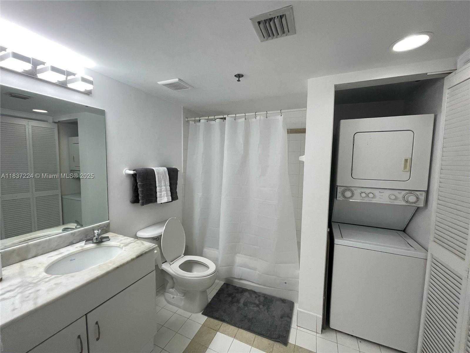 Small Image of 1200 BRICKELL BAY DR #3104, Miami Number 10