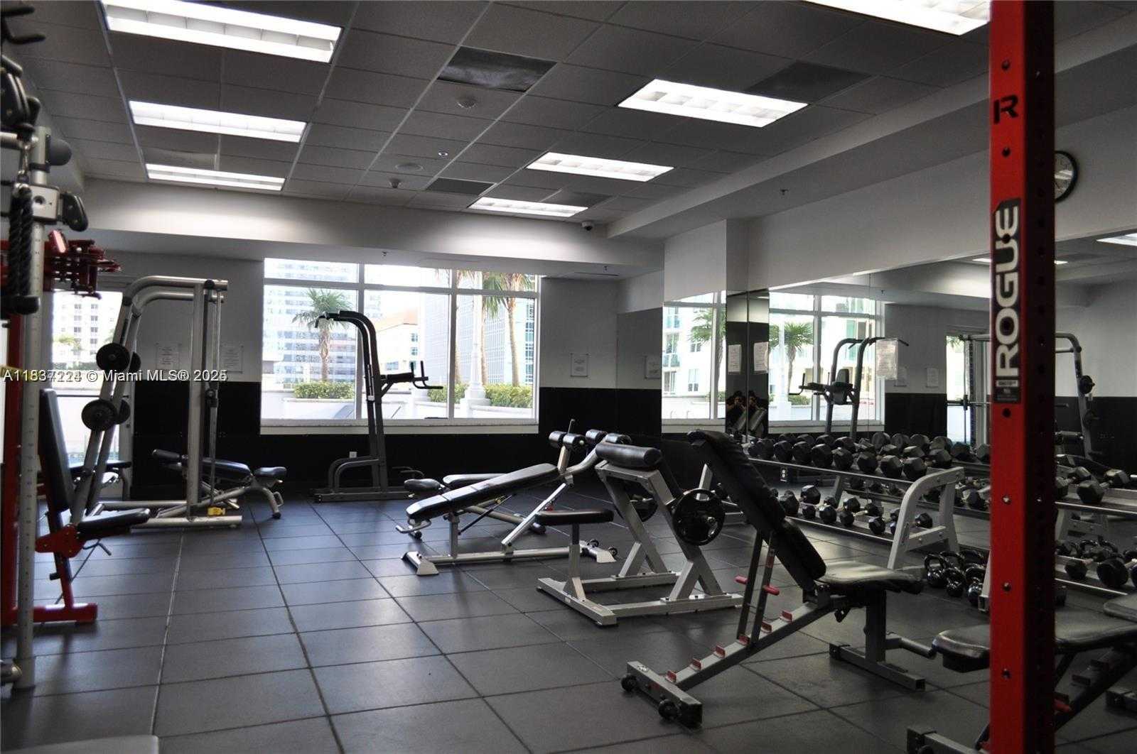 Small Image of 1200 BRICKELL BAY DR #3104, Miami Number 19