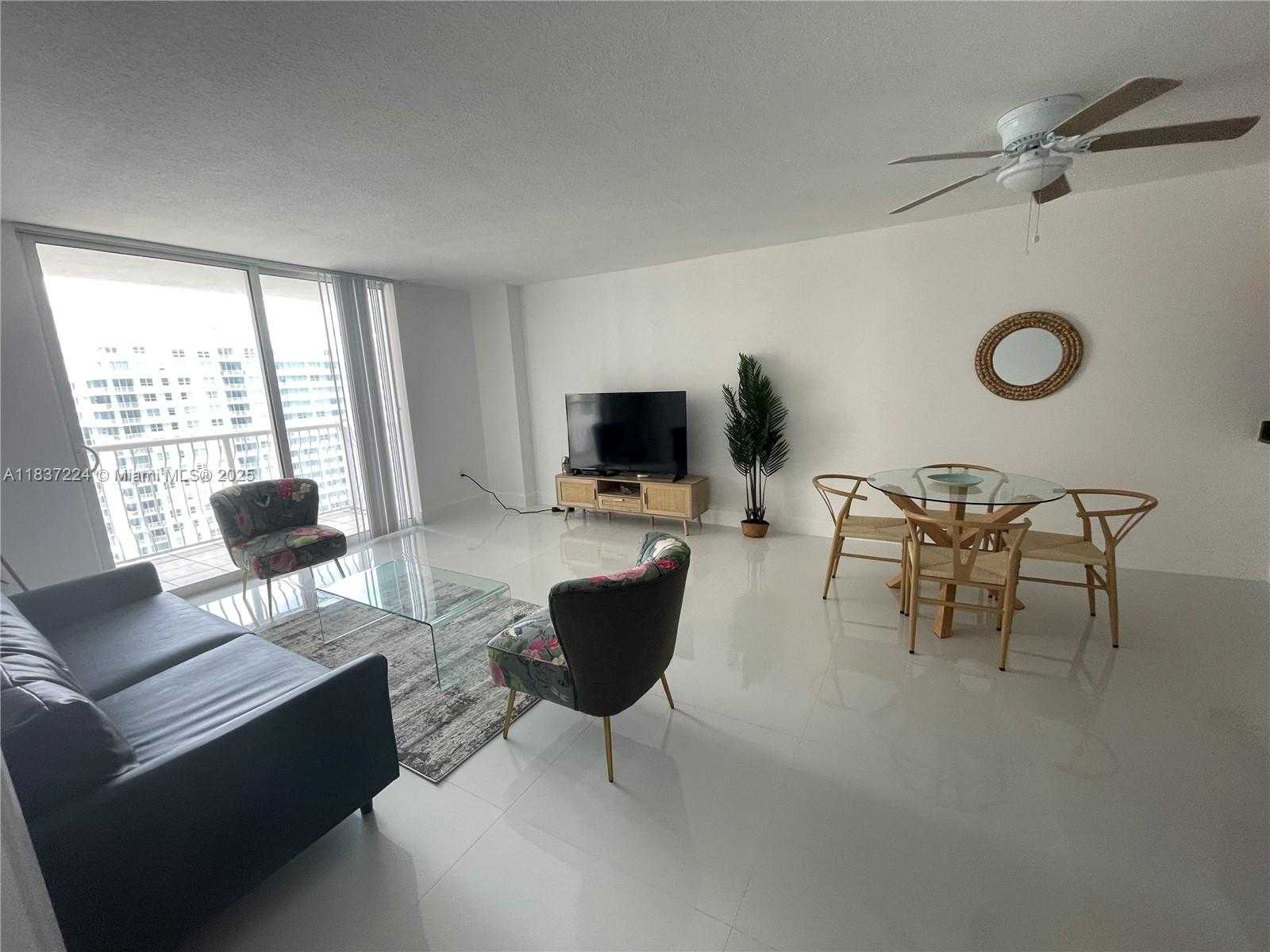 Small Image of 1200 BRICKELL BAY DR #3104, Miami Number 4