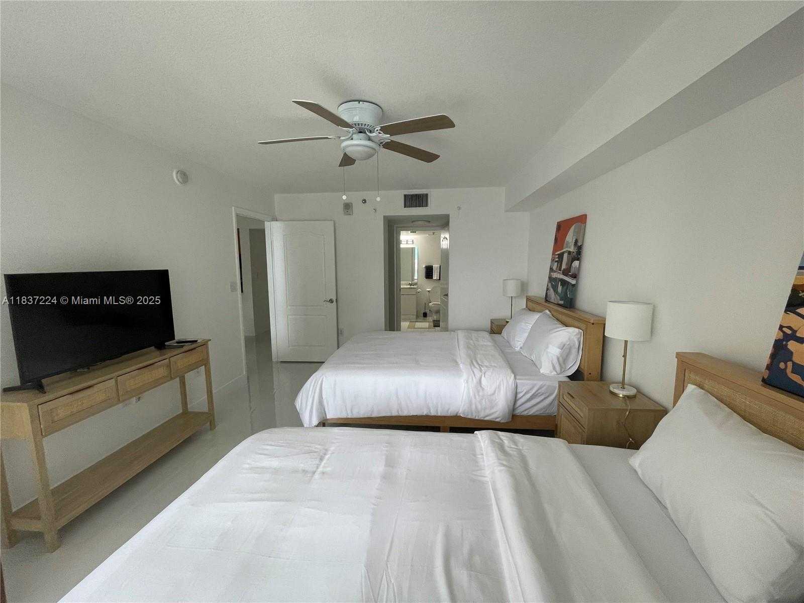 Small Image of 1200 BRICKELL BAY DR #3104, Miami Number 9