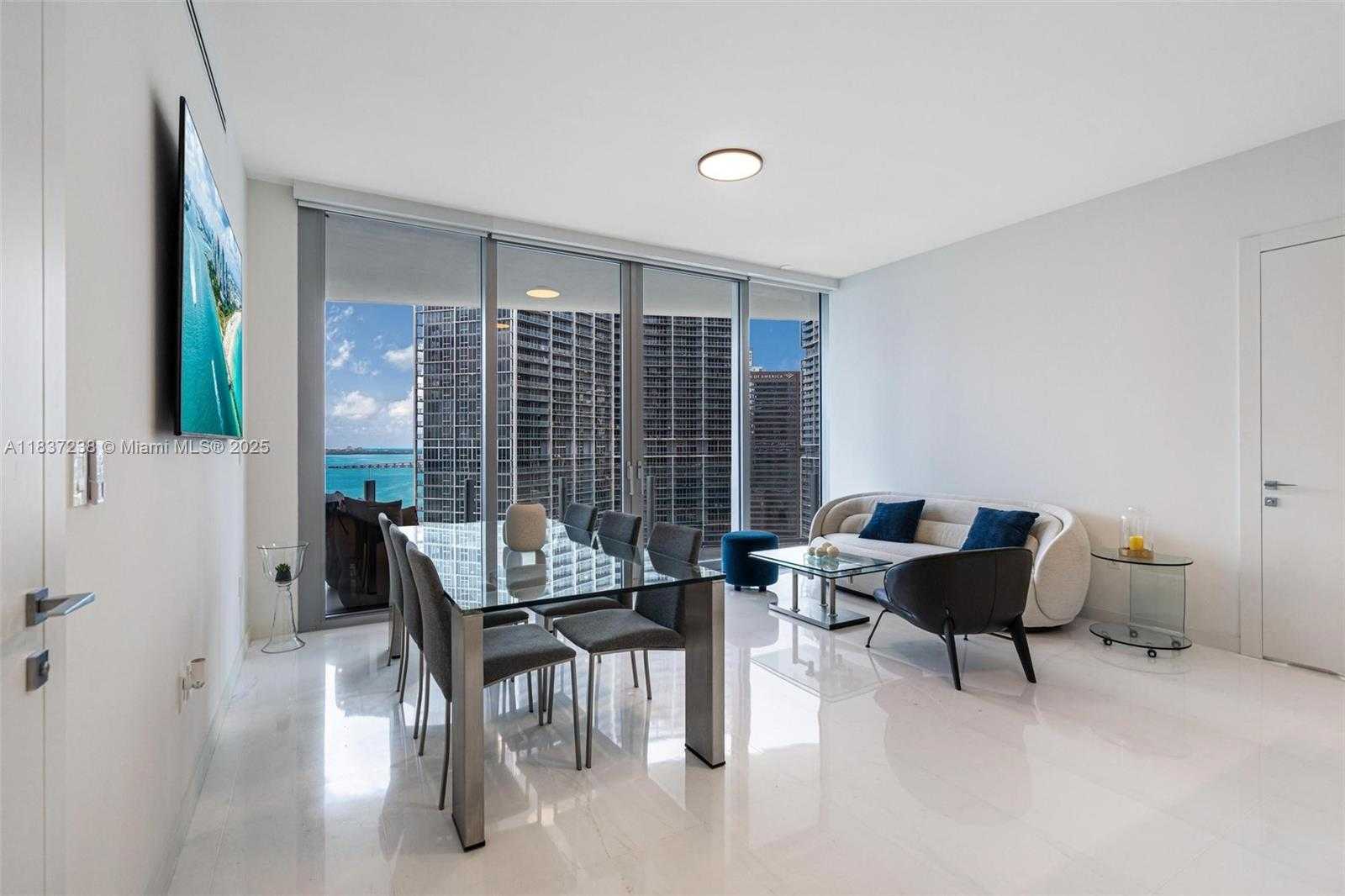 Small Image of 300 BISCAYNE BLVD WAY #2706, Miami Number 10