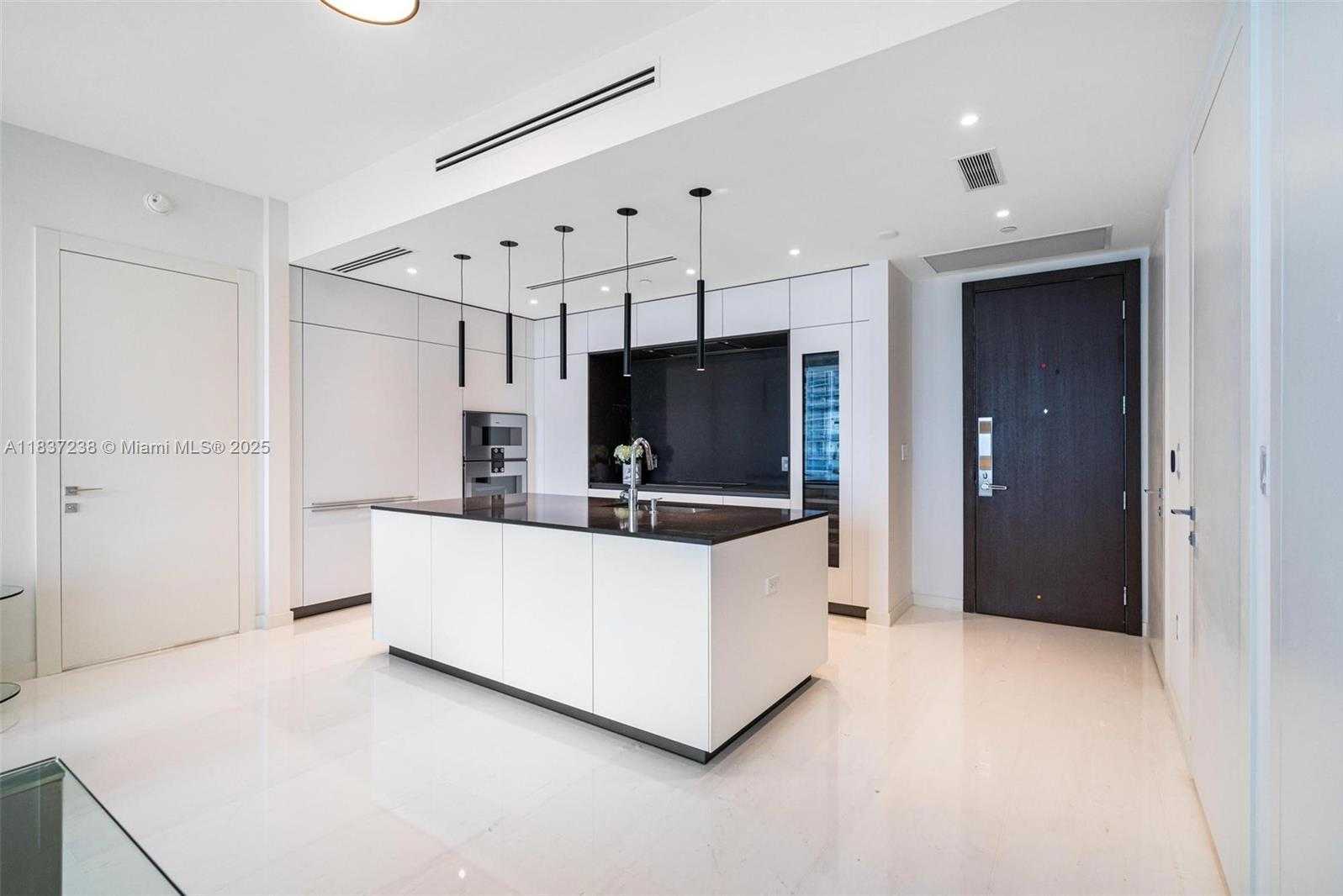 Small Image of 300 BISCAYNE BLVD WAY #2706, Miami Number 19