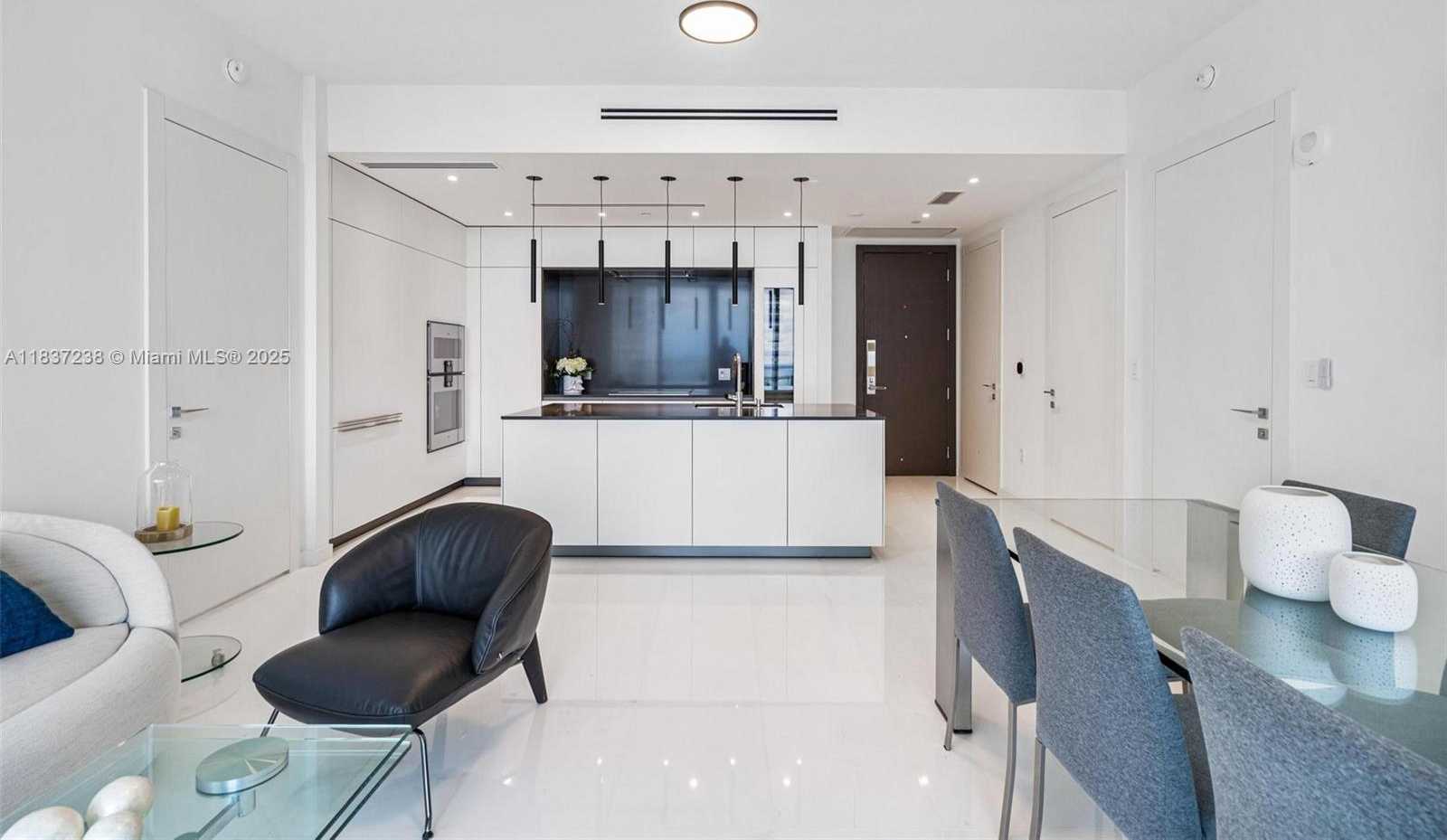 Small Image of 300 BISCAYNE BLVD WAY #2706, Miami Number 20