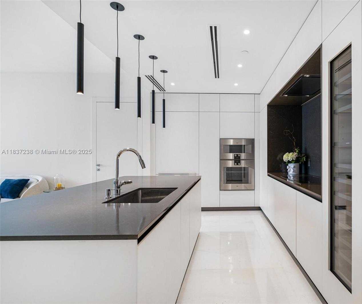 Small Image of 300 BISCAYNE BLVD WAY #2706, Miami Number 21