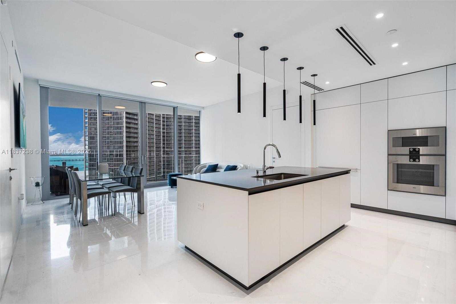 Small Image of 300 BISCAYNE BLVD WAY #2706, Miami Number 23