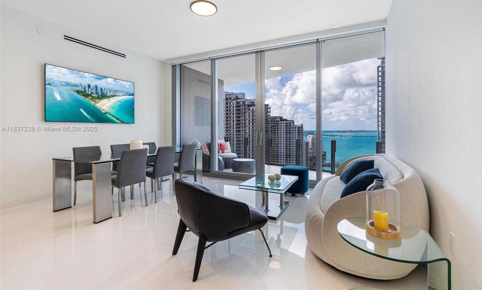 Small Image of 300 BISCAYNE BLVD WAY #2706, Miami Number 4