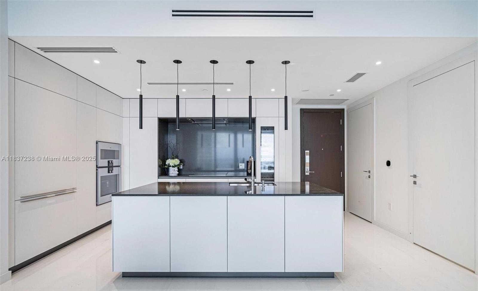 Small Image of 300 BISCAYNE BLVD WAY #2706, Miami Number 5