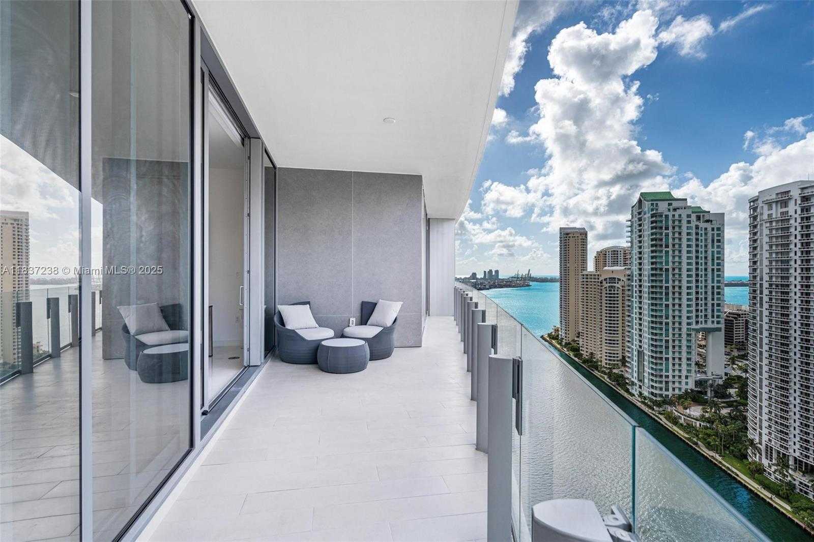 Small Image of 300 BISCAYNE BLVD WAY #2706, Miami Number 8