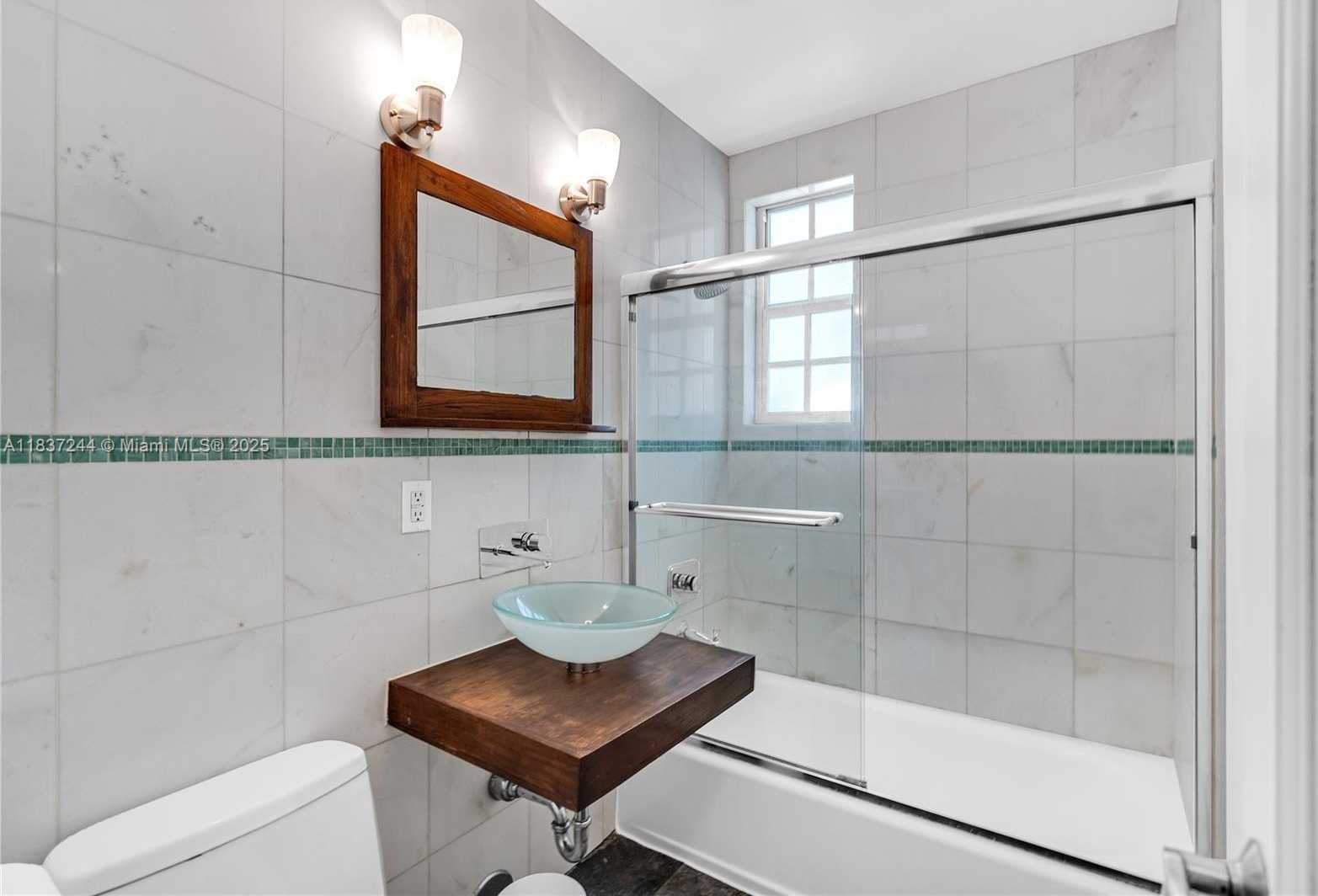 Small Image of 815 EUCLID AVE #7, Miami Beach Number 11