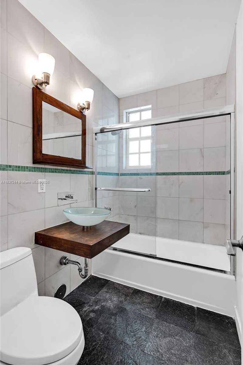 Small Image of 815 EUCLID AVE #7, Miami Beach Number 12