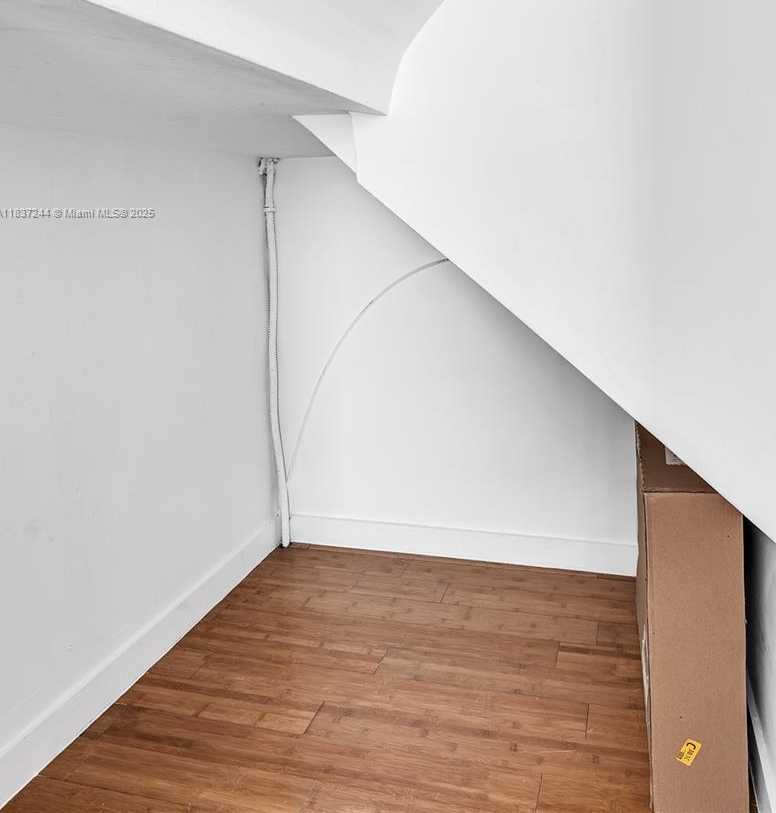 Small Image of 815 EUCLID AVE #7, Miami Beach Number 15