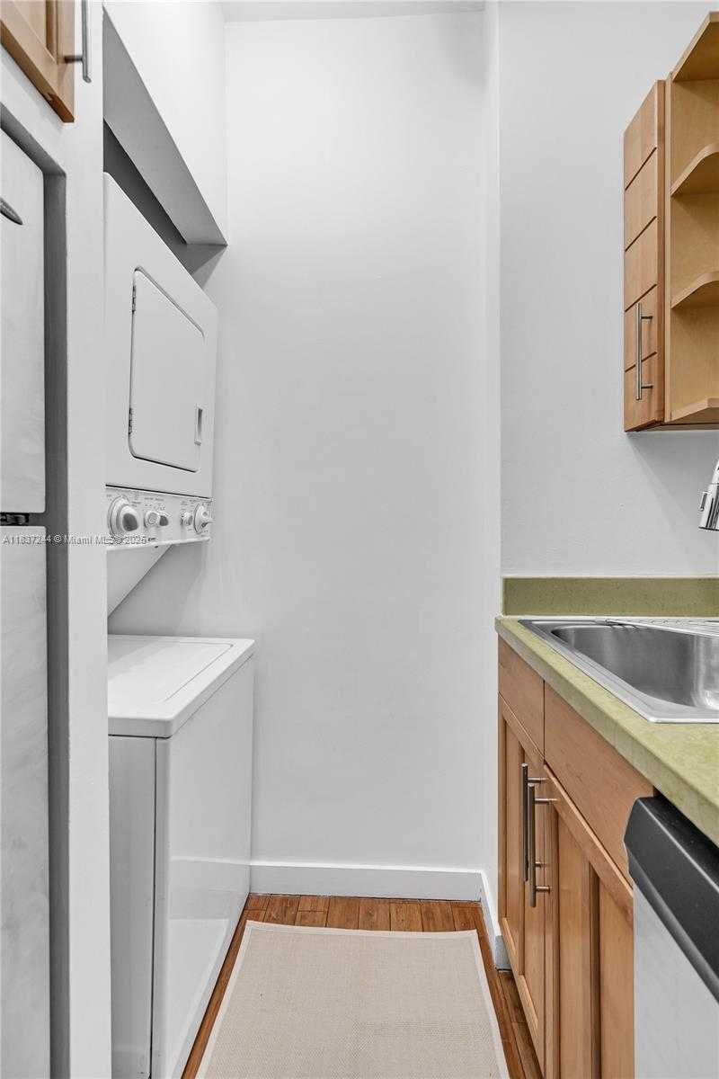 Small Image of 815 EUCLID AVE #7, Miami Beach Number 9